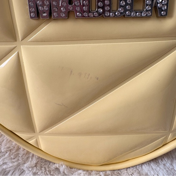 Steve Madden Heart Crossbody Bag Bundle | Pastel Yellow | Includes Free Gift - Picture 3 of 9